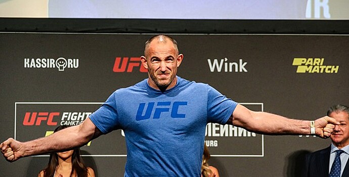 Россиянин узнал имя соперника на турнире UFC