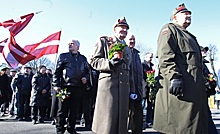Латвия приравняла военных СССР к нацистам