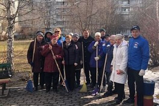 В Новосибирске прошла первая этой весной общественная уборка города