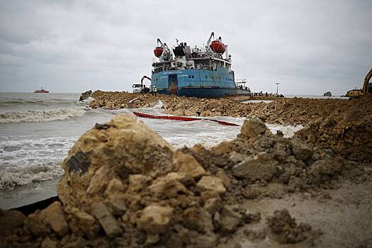Объем попавшего в Азовское море после крушения танкеров мазута оценили