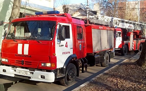 В центре Москвы загорелись перекрытия и квартира в доме 1930 года постройки