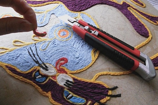 В Творческом лицее всех желающих научат рисовать картины нитками