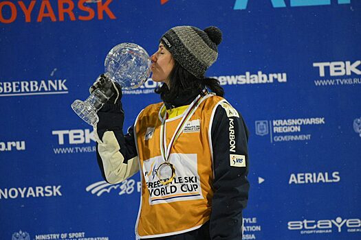 Лыжный акробат Кротов завоевал серебро на этапе в Красноярске и в общем зачёте Кубка мира