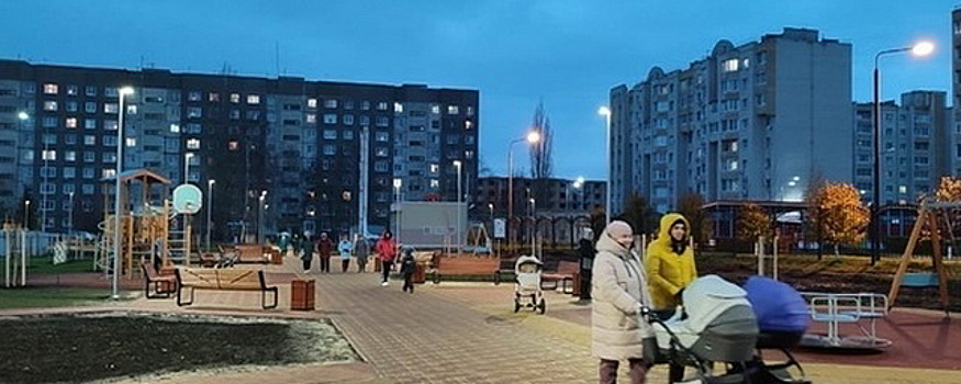 В тамбовском сквере Киквидзе заработало уличное освещение
