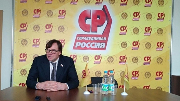 Алтайские справороссы потеряли двух депутатов