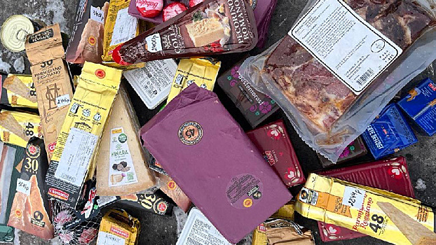 В Благовещенске сожгли европейские сыры, на которых не было документов