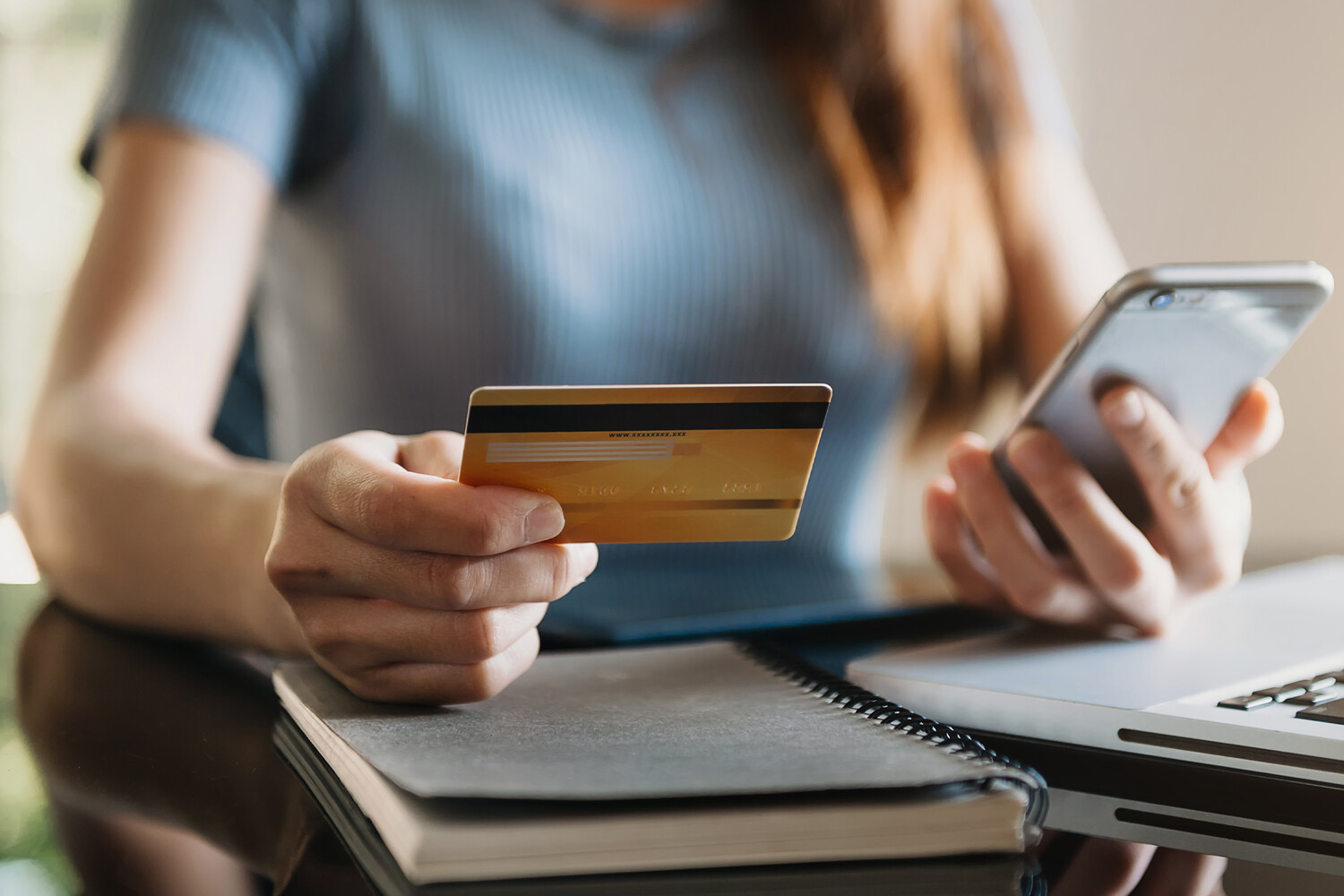 МВД: мошенники заставляют россиян оформлять кредитки и переводить на них деньги