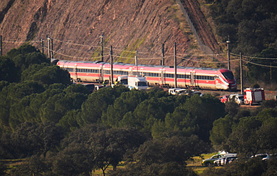 Испания объявит трехдневный траур после железнодорожной катастрофы