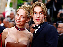 Ума Турман вместе с сыном появилась на открытии 76-го Каннского кинофестиваля