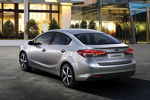 В РФ нашли "капсулу" Kia Cerato почти без пробега: отдают по цене "китайца"