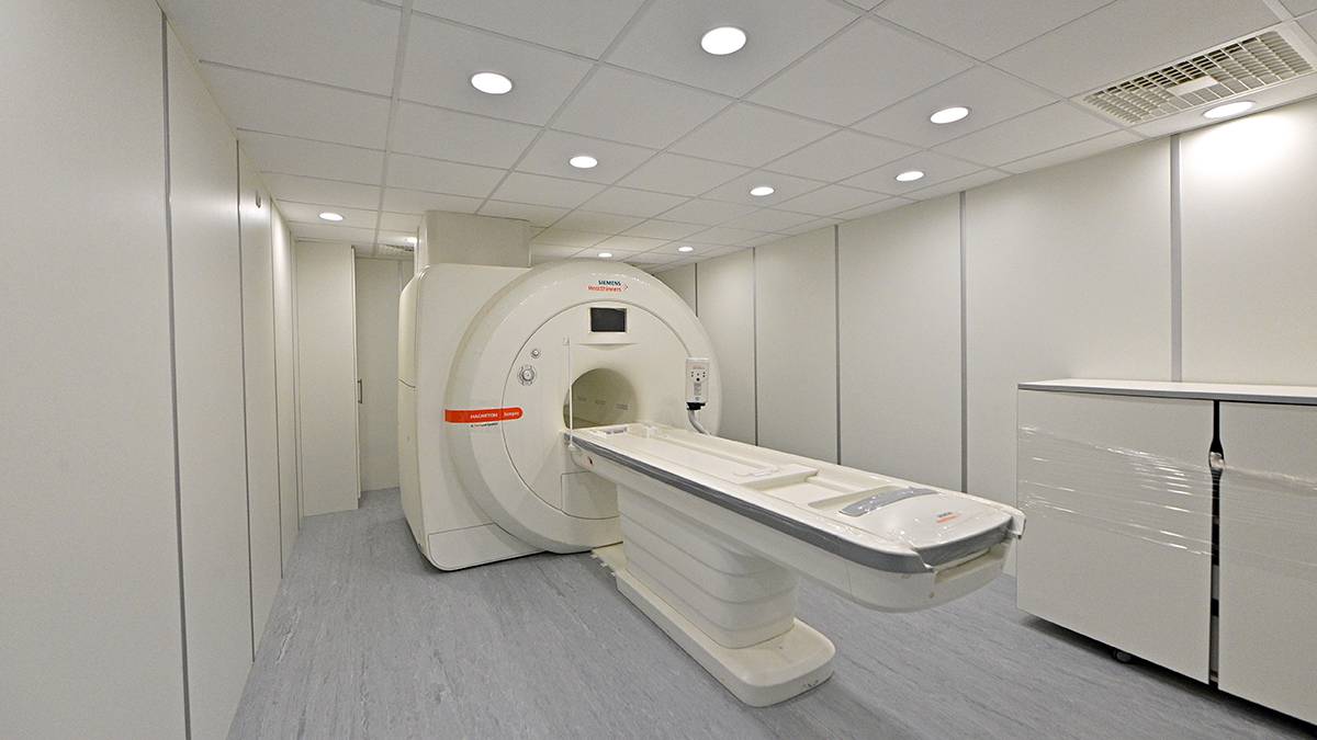 Врач Грудзиньский: Конфликт США и Ирана поставил под угрозу проведение МРТ