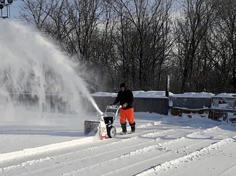 На дороги Сызрани для расчистки снега выведена дополнительная техника