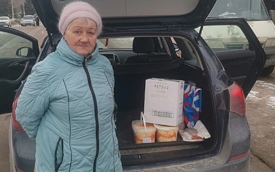 Жительница рязанского села Истье сварила для фронтовиков на СВО варенье
