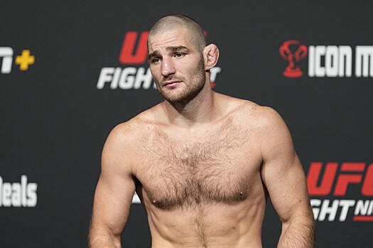 Американский боец сломал чемпионский пояс UFC