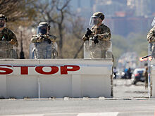 Нацгвардию США привлекли к уборке мусора в Вашингтоне