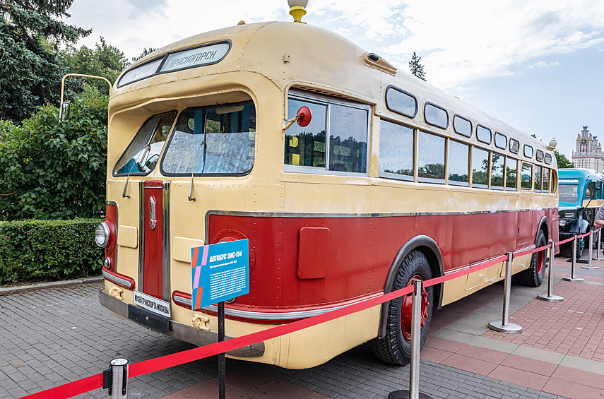 Автобус ЗИС-154 1947 года — самого первого года серийного выпуска этой модели. Это единственный сохранившийся ЗИС-154 с полностью рабочей силовой установкой, способный передвигаться самостоятельно.