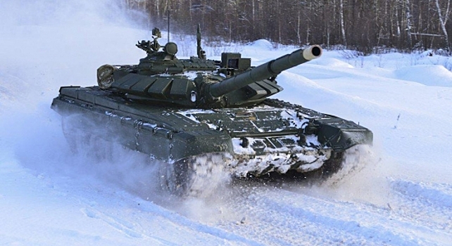 Три танка Т-72Б3 поступили по гособоронзаказу в Омский инженерный институт