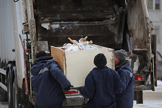 Мусор из квартиры жительницы Камышина вывезли на трех грузовиках