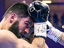 Тренер Бетербиева рассказал, что боксер будет выступать еще несколько лет