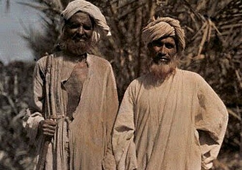 Что мусульманин должен сказать чихнувшему человеку