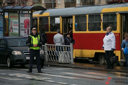 Пассажиру трамвая в Екатеринбурге отрезало ногу