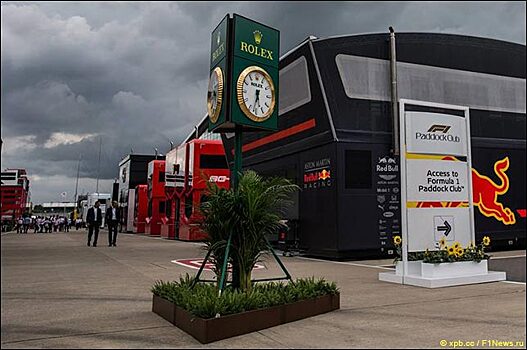 Механики Ferrari обнаружили в грузовике двух мигрантов