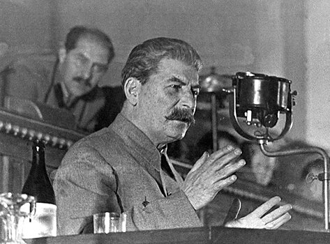 Почему Сталин в 1952 году просился в отставку