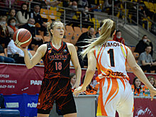 Баскетболистки «Спарты энд К» демонстративно отказались защищаться в концовке матча плей-офф против УГМК. Они протестовали против судейства