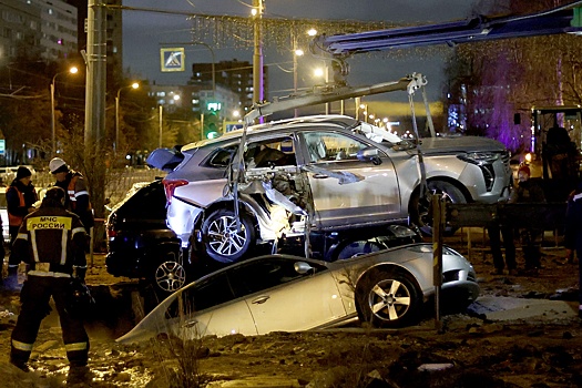 В Санкт-Петербурге прорвало трубопровод с горячей водой, есть пострадавшие