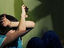 «Лицом об пол за свой испуг». Отец из Омска объяснил избиение детей