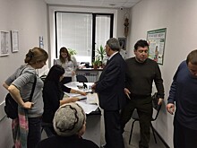 Члены Общественной палаты Саратовской области проверили оформляющий кредиты на пенсионеров медцентр