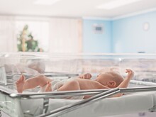 Родившие в первые минуты 2024 года белоруски получили подарки от Лукашенко