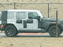 Jeep Wrangler 2018 сбрасывает камуфляж (Фото)