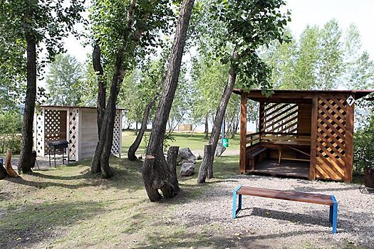 На острове Отдыха благоустроили пляж и зону для шашлыков