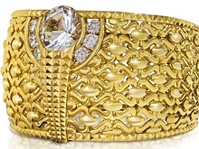 В Арабских Эмиратах сделали золотое кольцо весом 58 кг