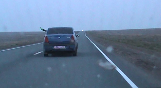 Под Орском полицейские гнались за пьяным водителем и стреляли по колесам авто