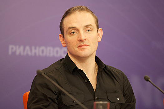 «Вешает всем лапшу на уши»: дочь Аскольда Запашного возмутилась поведением отца, предавшего семью