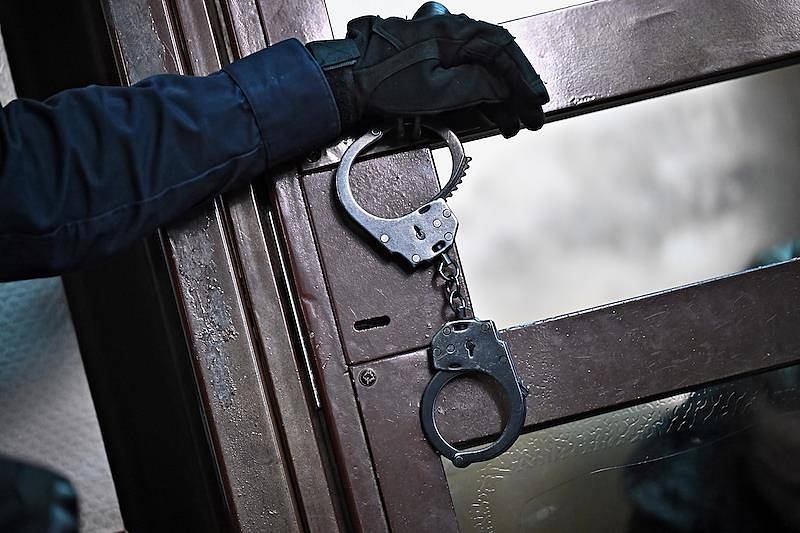 Бывшего российского чиновника арестовали за посредничество в даче взятки