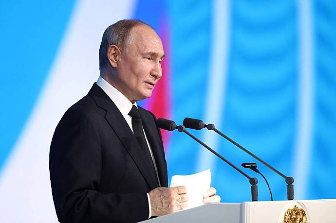Путин обратился к новому правительству