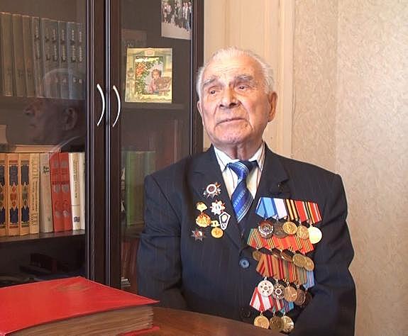 В Москву из Екатеринбурга на парад приедут ветераны 97-летний Владимир Эккельман и 96-летний Николай Власов