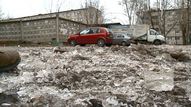 Огромная лужа на Шуисте стала причиной недовольства местных