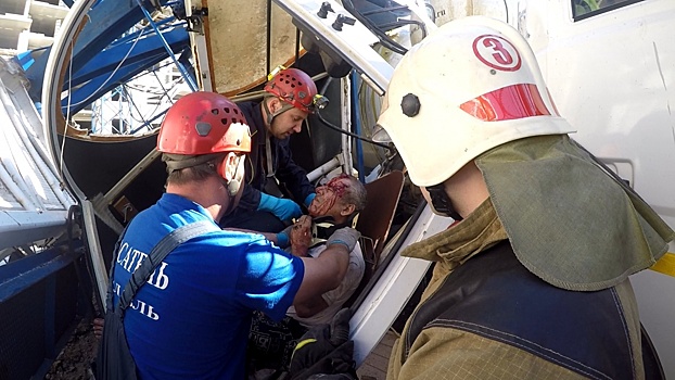 Избитый чиновник, рухнувший кран и суицид в колонии: топ-5 самых громких происшествий недели