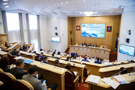 Механизм «гильотины» и риск-ориентированный подход: будущее контрольно-надзорной деятельности обсудили на конференции в Ханты-Мансийске