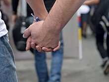 Казахстанским школьникам рассказали о гомосексуальной связи Голощекина