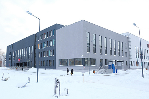 Полпред президента в ПФО Игорь Комаров в ходе визита в Пермь открыл новую школу
