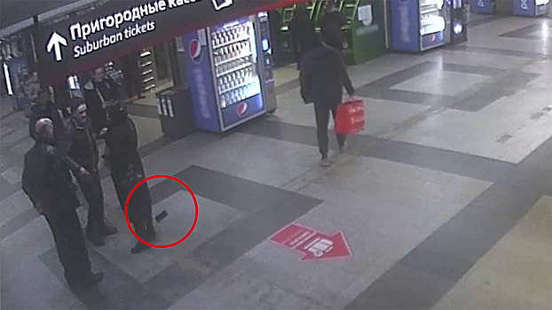 Пьяного мужчину задержали за хищение телефона у девушки после спора с ней на Павелецком вокзале