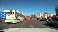 В Воронеже дважды проехавшая на «красный» маршрутка попала на видео