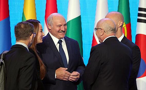 Батька Лукашенко жестко подставил Путина, отказав в размещении авиабазы
