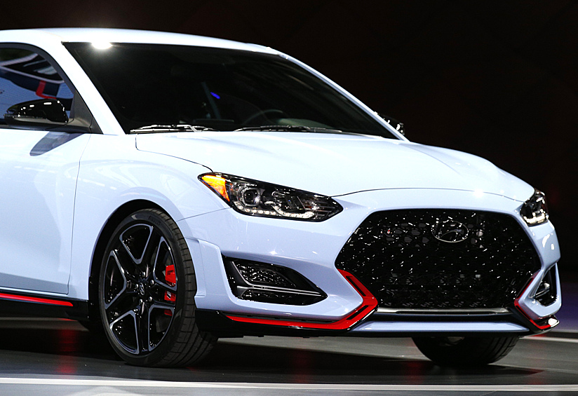 Hyundai впервые на рынке США представил свою спортивную модель Veloster N, имеющую выдающиеся характеристики и платформу, на которой создан Hyundai Veloster 2019 модельного год