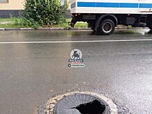 В Энгельсе горожане заметили открытые ямы на трассе